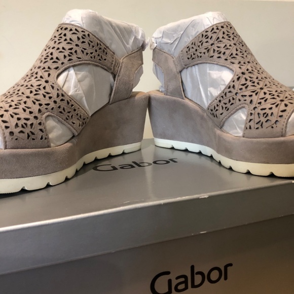 Gabor Perforated Suede Wedge Sandals 8.5 - Picture 4 of 6